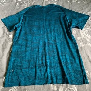 Men’s XL metal vent tech